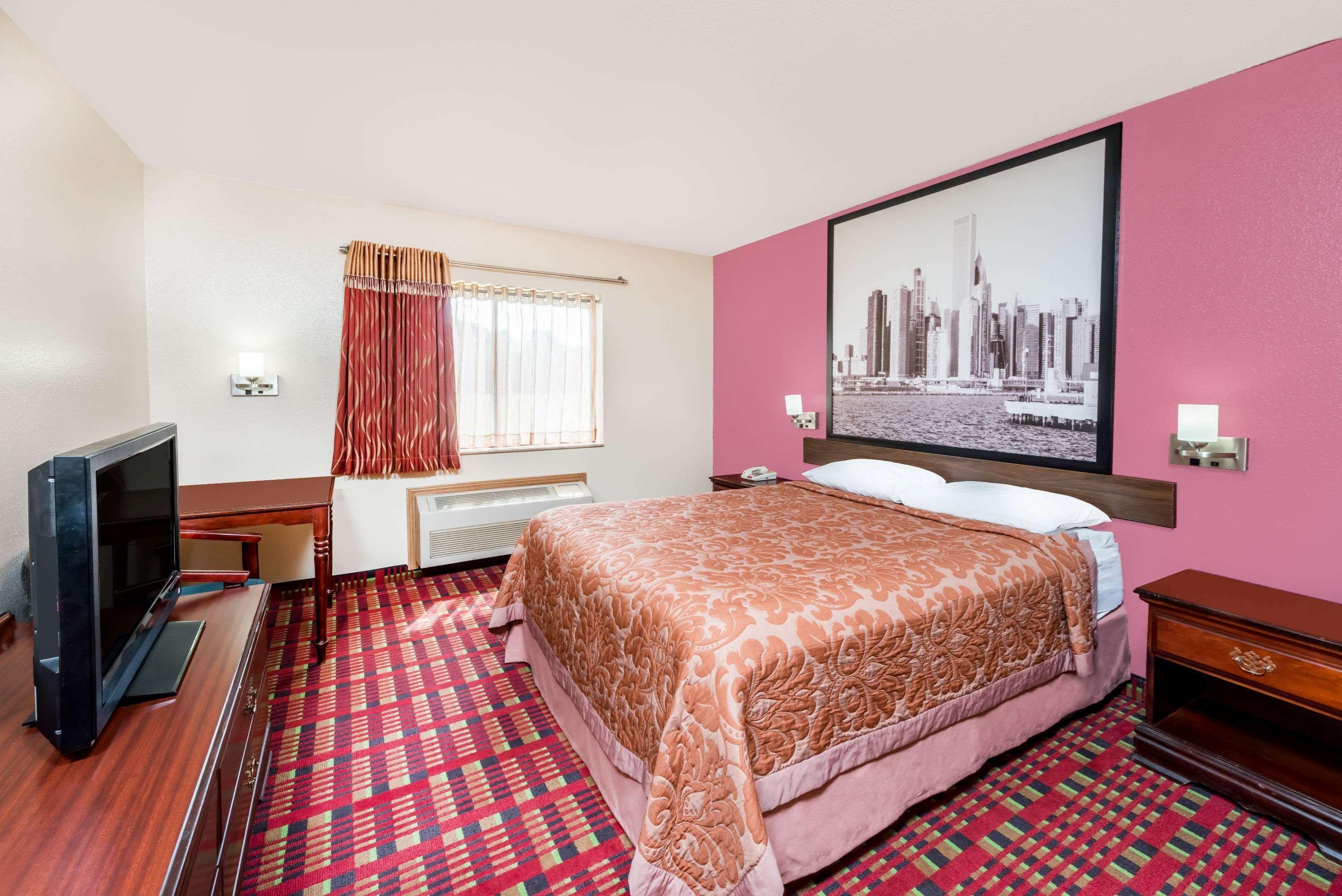 ซูเปอร์ 8 บาย วินด์แฮม ปารีส อิลลินอยส์ Motel Paris ภายนอก รูปภาพ